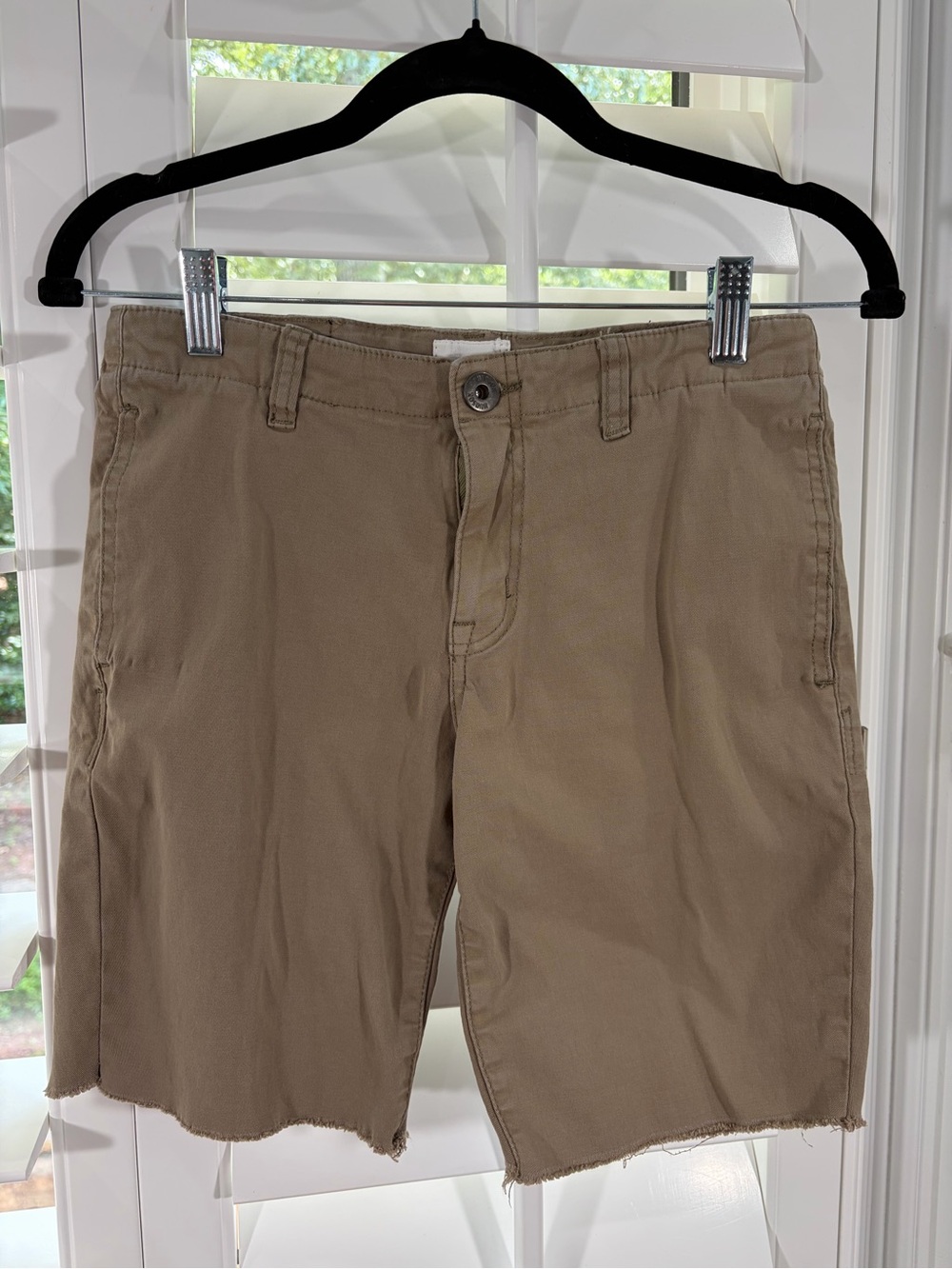 Hudson Jeans 8" Raw Hem Khaki Shorts (12)